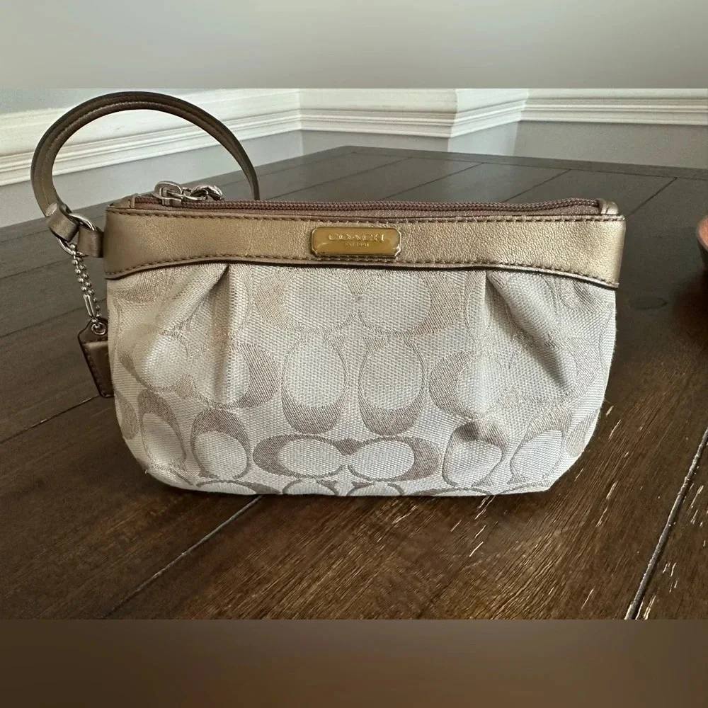 Coach signature logo wrislet